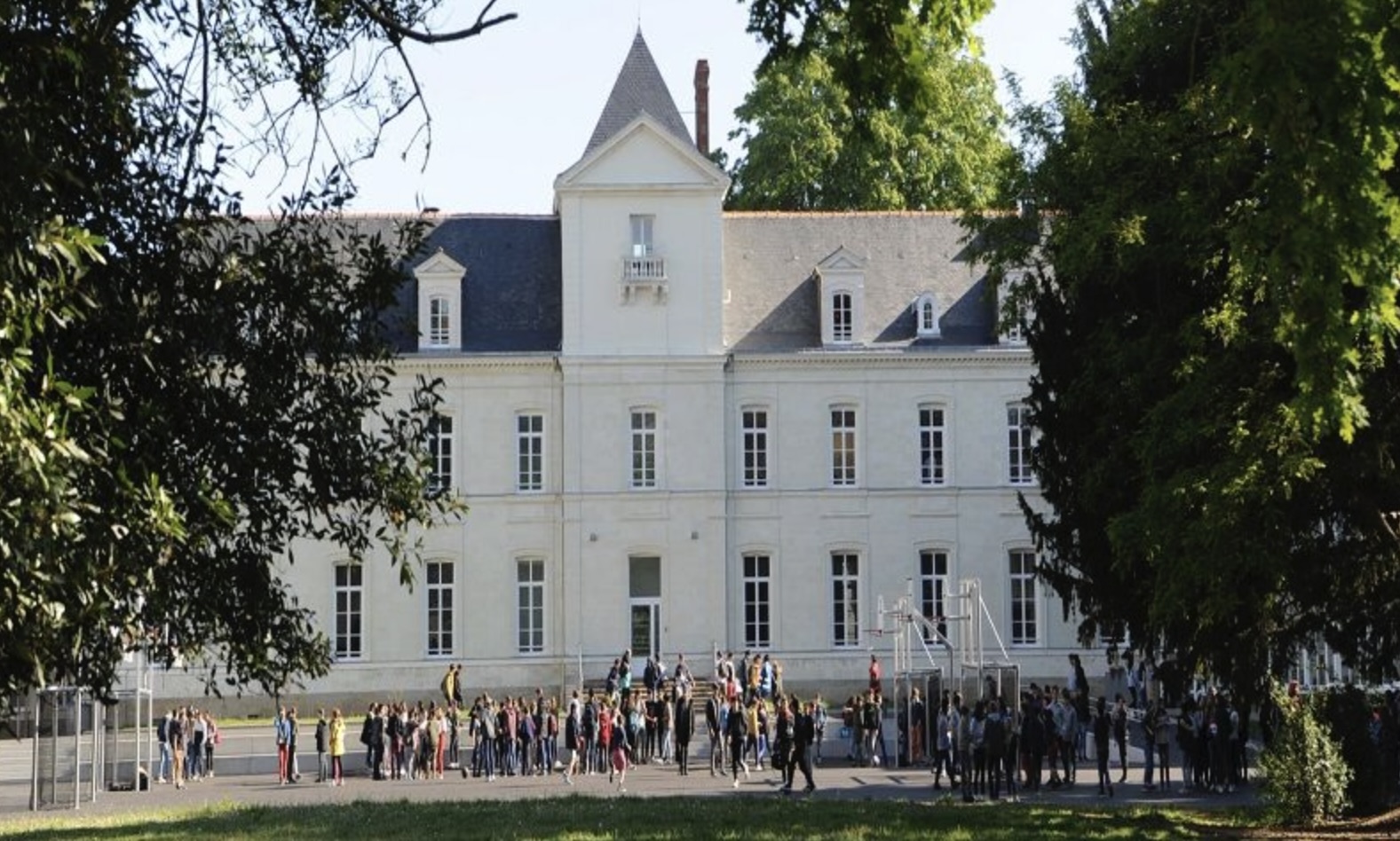 Nantes : le Rassemblement National dénonce la « guerre scolaire » menée par la gauche unie