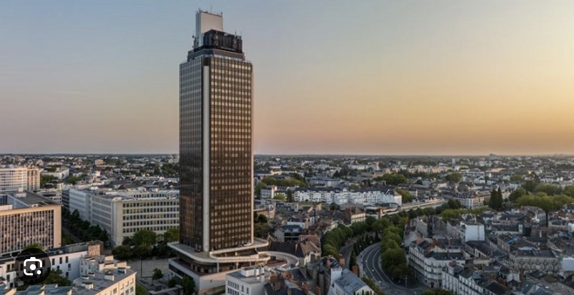 Commentaires sur Nantes : Incendie au 32ᵉ étage de la Tour de Bretagne, une intervention rapide des secours par lily
